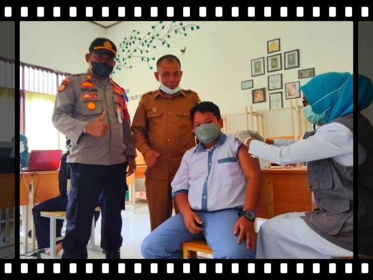 SERBUAN VAKSIN GO TO SCHOOL SMA NEGERI 1 DEWANTARA GELOMBANG KEDUA HAMPIR MENCAPAI HERD&nbsp;IMMUNITY